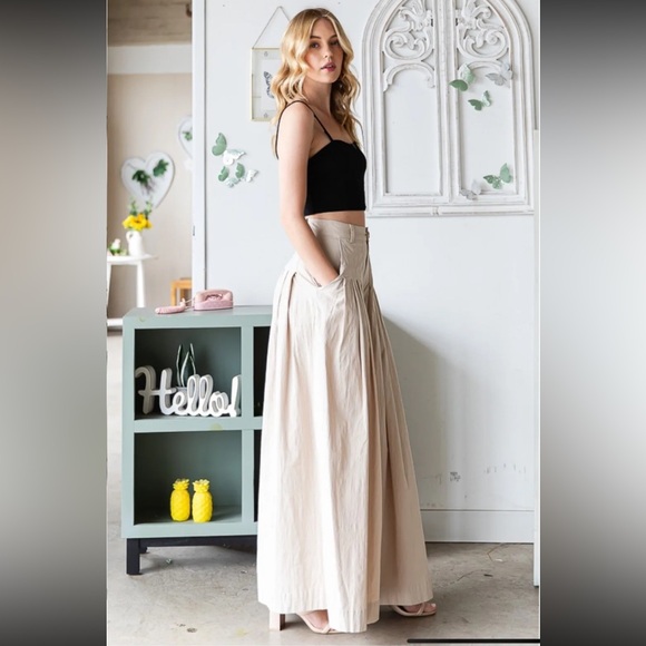 Oli & Hali Wide Leg Flare Pleated Pants - Picture 4 of 5